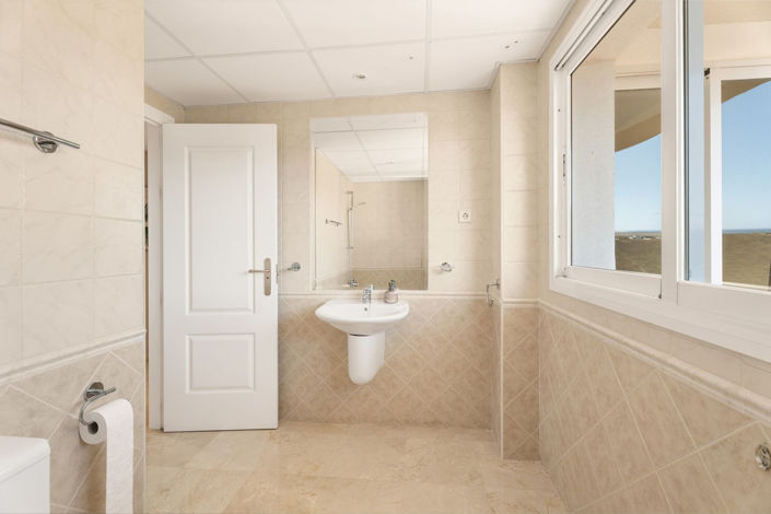 Image No.24-3 Bed Apartment for sale