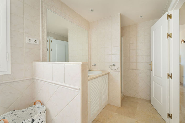 Image No.29-3 Bed Apartment for sale