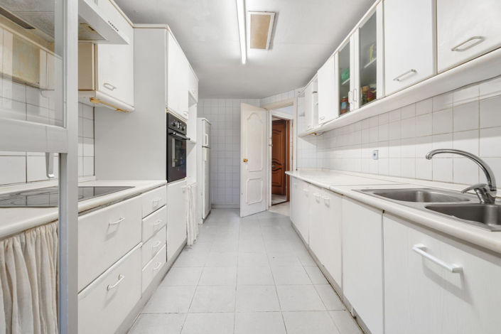 Image No.14-4 Bed Apartment for sale