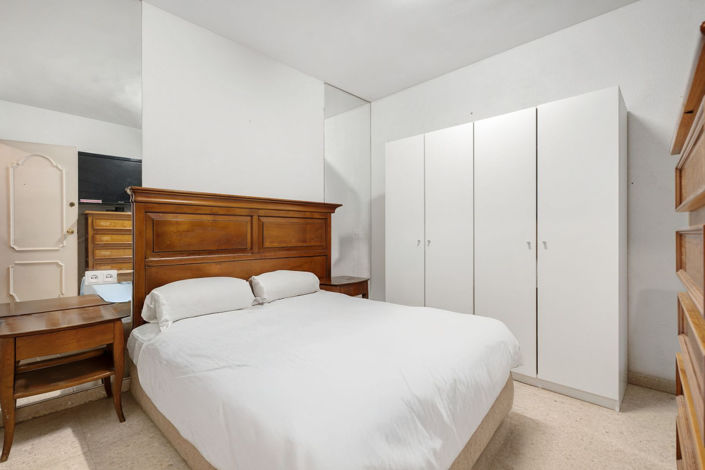 Image No.17-4 Bed Apartment for sale