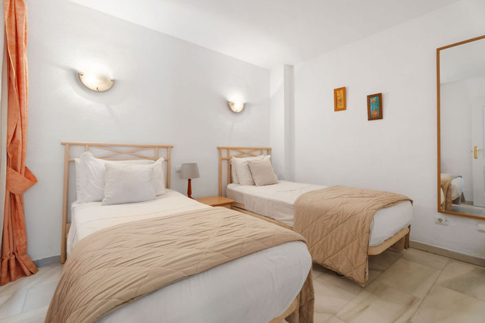 Image No.12-3 Bed Apartment for sale