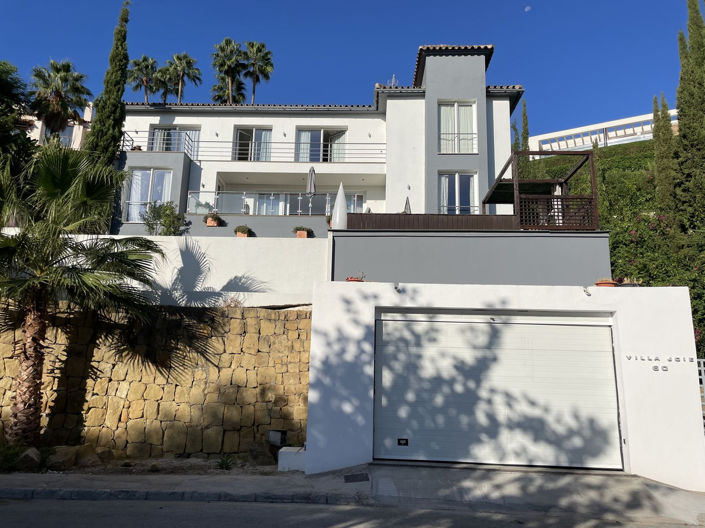 Image No.1-5 Bed Villa for sale