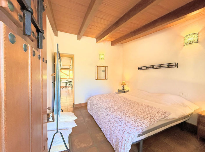 Image No.23-8 Bed Commercial for sale