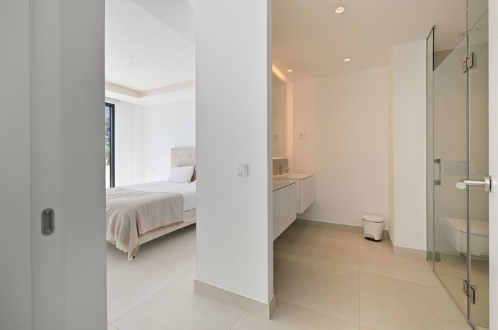 Image No.20-4 Bed Apartment for sale