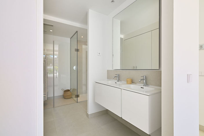 Image No.23-4 Bed Apartment for sale