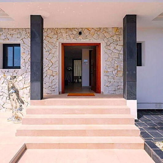 Image No.10-4 Bed Villa for sale