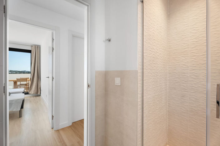 Image No.15-4 Bed Apartment for sale