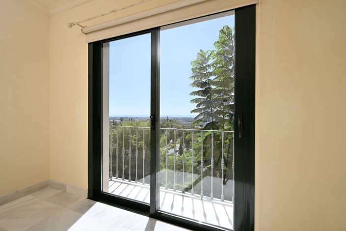 Image No.15-3 Bed Apartment for sale