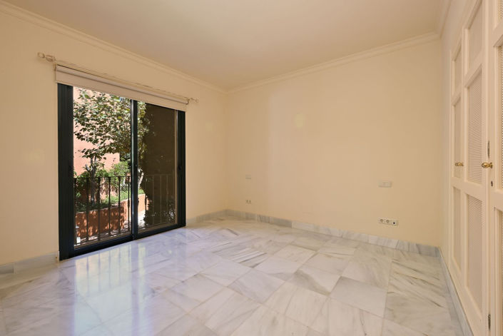 Image No.18-3 Bed Apartment for sale