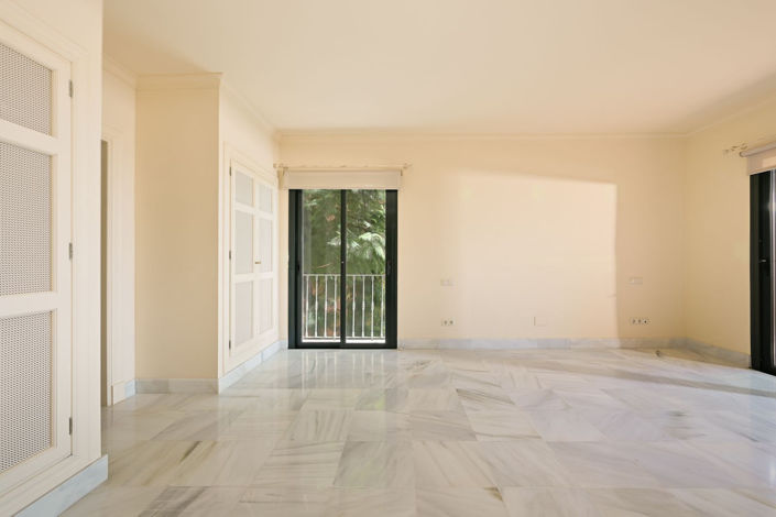 Image No.20-3 Bed Apartment for sale