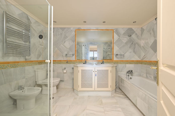 Image No.22-3 Bed Apartment for sale