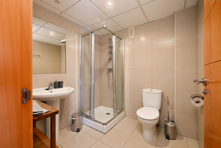 Image No.19-3 Bed Townhouse for sale