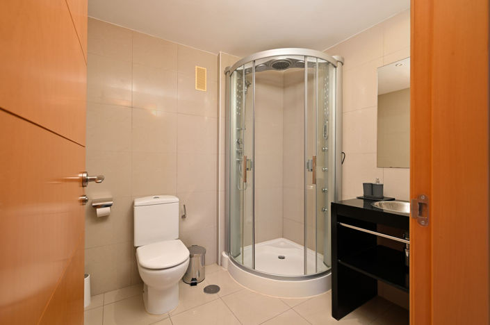 Image No.24-3 Bed Townhouse for sale