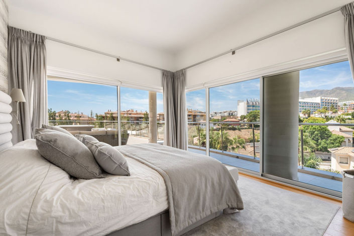 Image No.17-3 Bed Apartment for sale