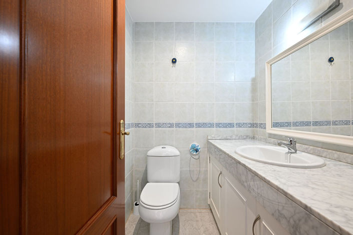 Image No.28-4 Bed Townhouse for sale