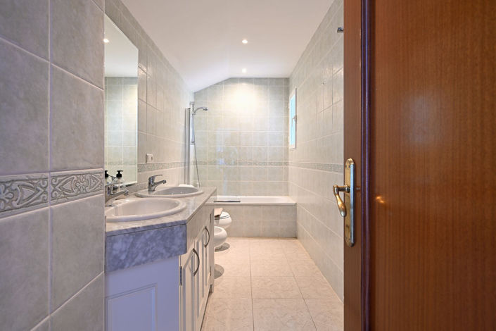 Image No.29-4 Bed Townhouse for sale