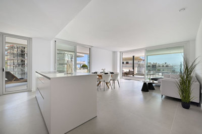 11-20939a0134ad724a8cb2a801094d15a4