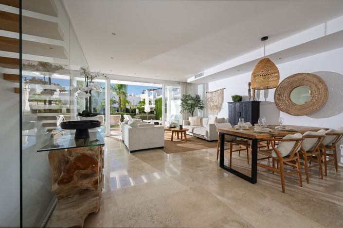 Image No.4-4 Bed Townhouse for sale