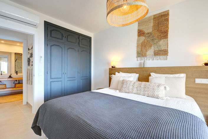 Image No.25-3 Bed Apartment for sale