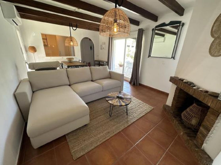 Image No.11-14 Bed Villa for sale