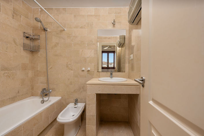 Image No.12-3 Bed Apartment for sale