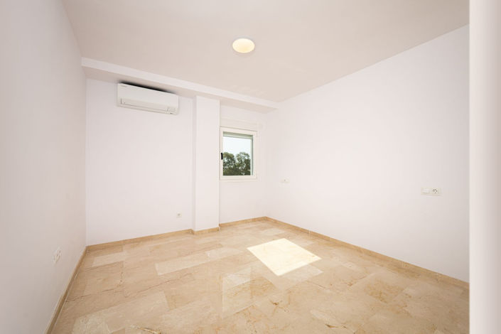 Image No.12-4 Bed Apartment for sale