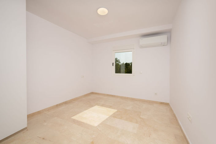 Image No.16-4 Bed Apartment for sale