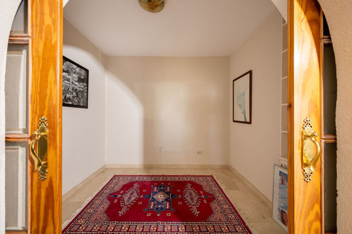 Image No.17-4 Bed Apartment for sale
