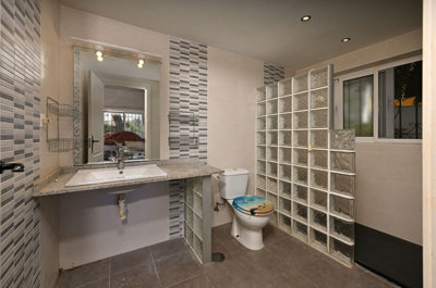 12-53013098fcab6c38b1379cd33298e050