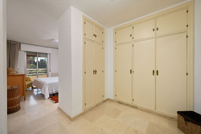 Image No.10-3 Bed Apartment for sale