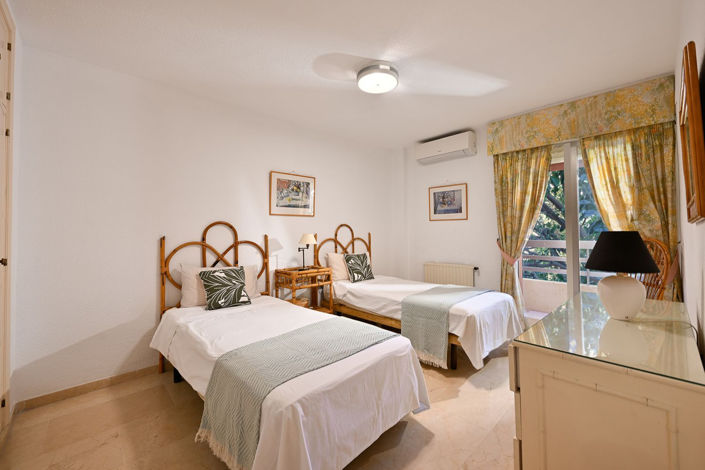 Image No.12-3 Bed Apartment for sale