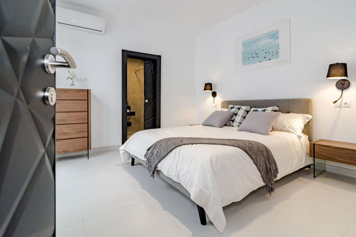 Image No.21-4 Bed Townhouse for sale