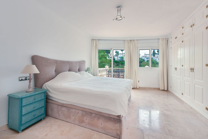 Image No.11-3 Bed Villa for sale