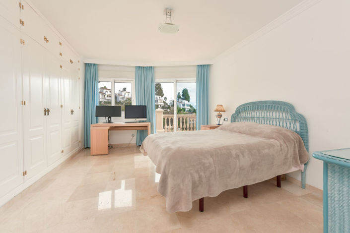 Image No.12-3 Bed Villa for sale