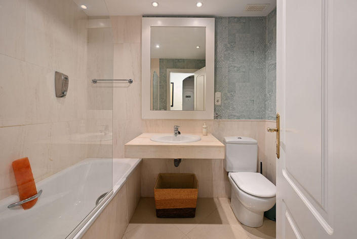Image No.12-2 Bed Apartment for sale