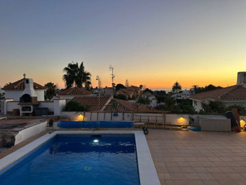 10-bb915d1cb19341576dcdc994b81ab9c5