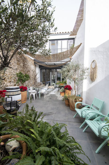 Image No.8-2 Bed Townhouse for sale