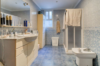 13-5fd73dea700db77384c091ca9818b1a9