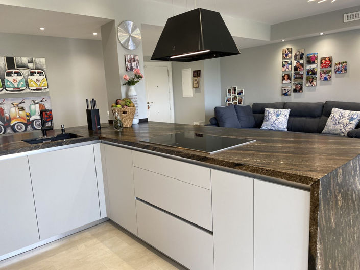 Image No.10-3 Bed Apartment for sale