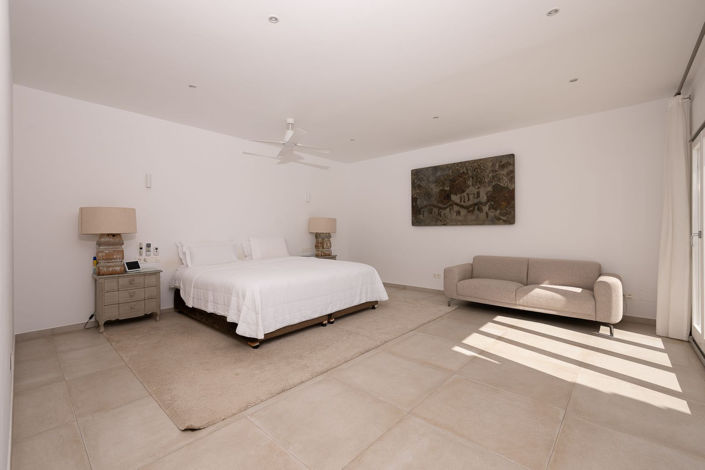 Image No.11-9 Bed Villa for sale