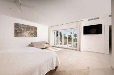 12-53013098fcab6c38b1379cd33298e050