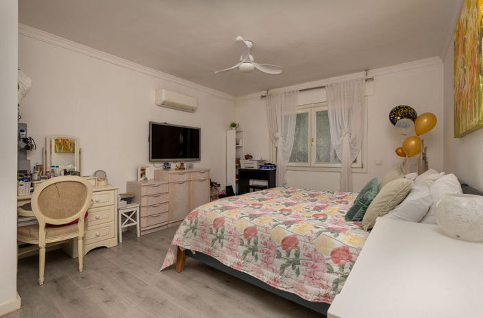 Image No.30-9 Bed Villa for sale