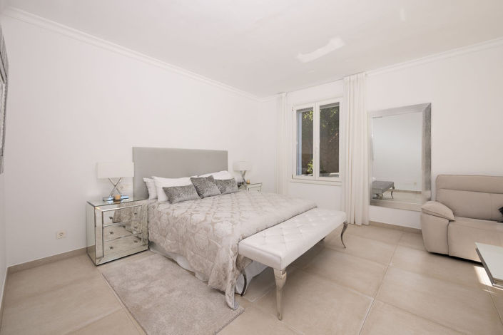 Image No.6-9 Bed Villa for sale