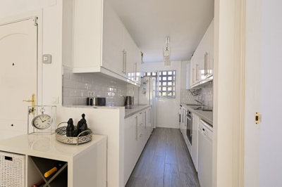 10-bb915d1cb19341576dcdc994b81ab9c5