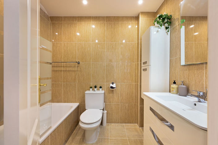 Image No.20-3 Bed Apartment for sale