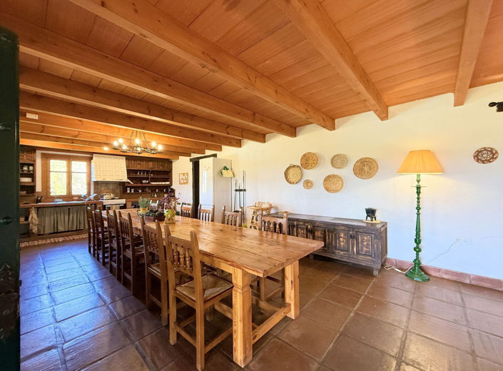 Image No.15-8 Bed Villa for sale
