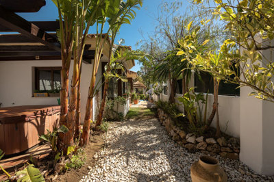 13-5fd73dea700db77384c091ca9818b1a9