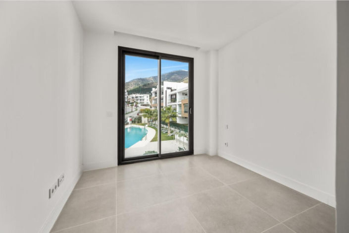 Image No.11-2 Bed Apartment for sale