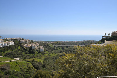 12-53013098fcab6c38b1379cd33298e050