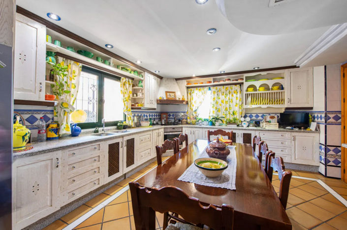 Image No.12-Villa de 6 chambres à vendre à Estepona